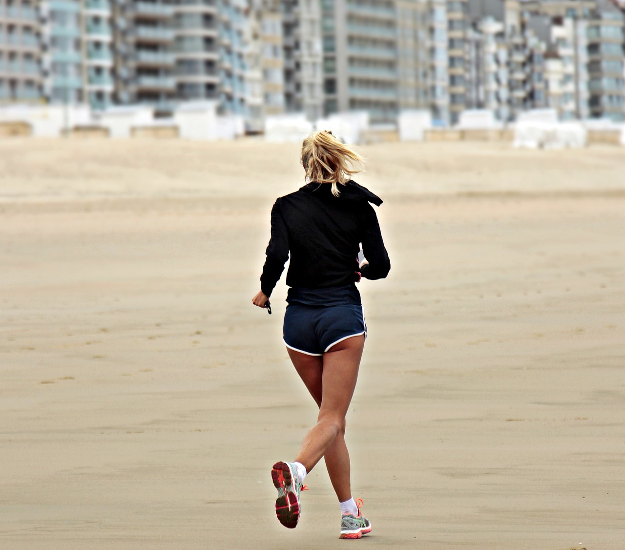 Zalety uprawiania joggingu! Bieganie w zimie, bieganie nocą – dobre efekty biegania